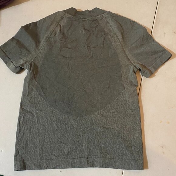 Lululemon short sleeve mock neck top - Picture 3 of 3